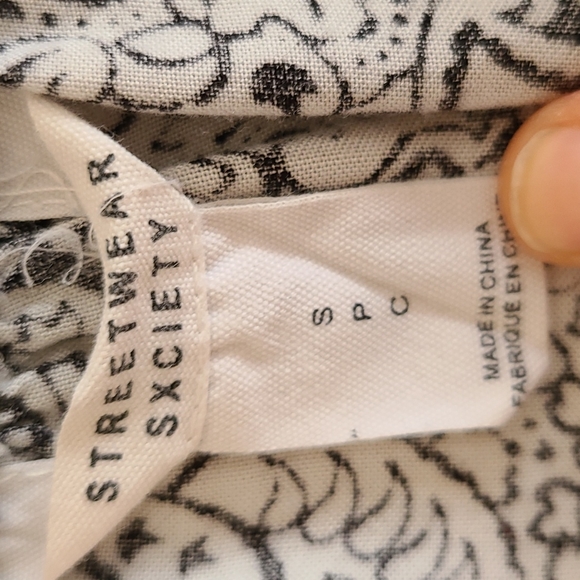 Streetwear Sxciety Romper - Picture 2 of 7